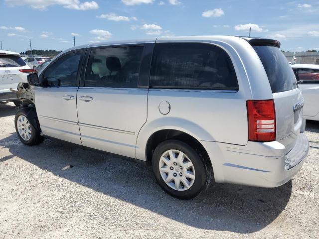 2A4RR4DE4AR174004 - 2010 CHRYSLER TOWN & COU LX SILVER photo 2