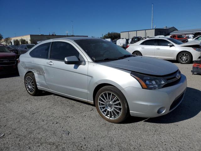 1FAHP33N59W149284 - 2009 FORD FOCUS SES SILVER photo 4