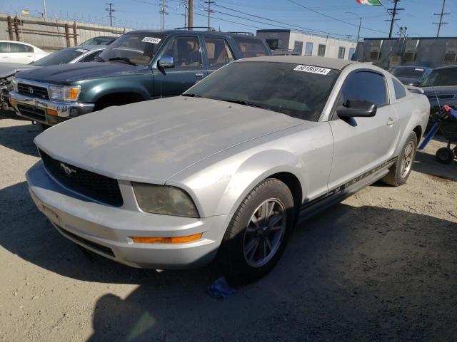 1ZVFT80N955124920 - 2005 FORD MUSTANG SILVER photo 1