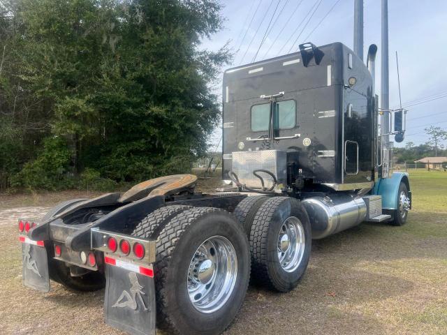 1XPWD49X1AD107265 - 2010 PETERBILT 388 BLACK photo 4