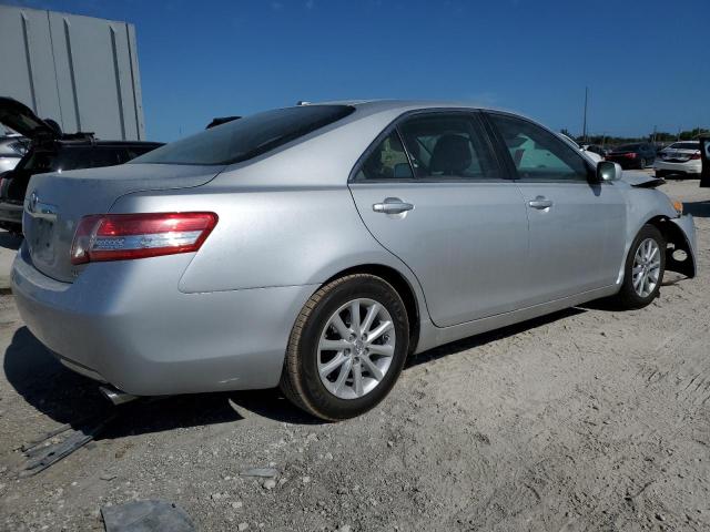 JTNBF3EKXA3000117 - 2010 TOYOTA CAMRY BASE SILVER photo 3