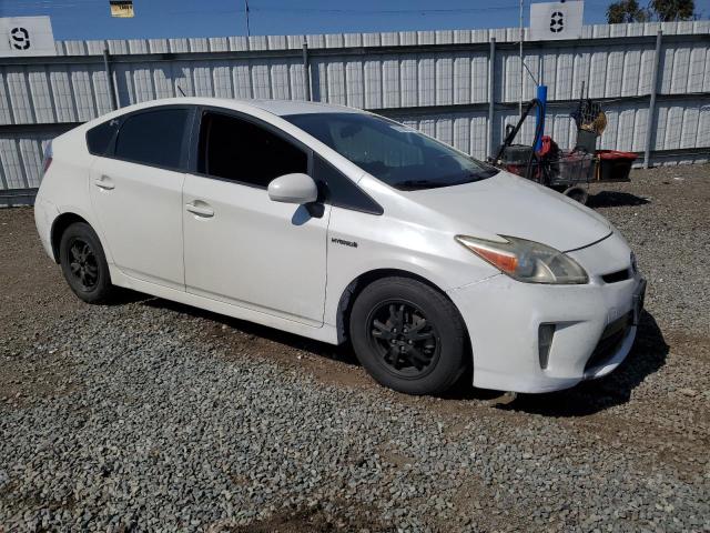 JTDKN3DU5E1740394 - 2014 TOYOTA PRIUS WHITE photo 4