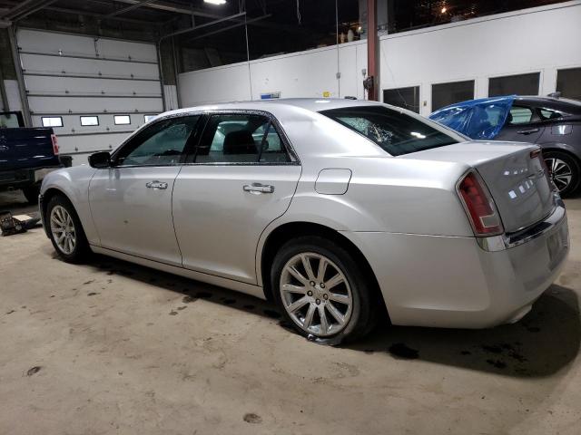 2C3CCACG2CH136525 - 2012 CHRYSLER 300 LIMITED SILVER photo 2