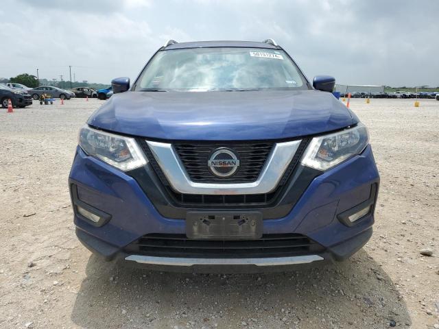 KNMAT2MT8JP614136 - 2018 NISSAN ROGUE S BLUE photo 5