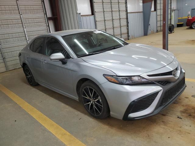 4T1G11AK8RU909218 - 2024 TOYOTA CAMRY SE NIGHT SHADE GRAY photo 4