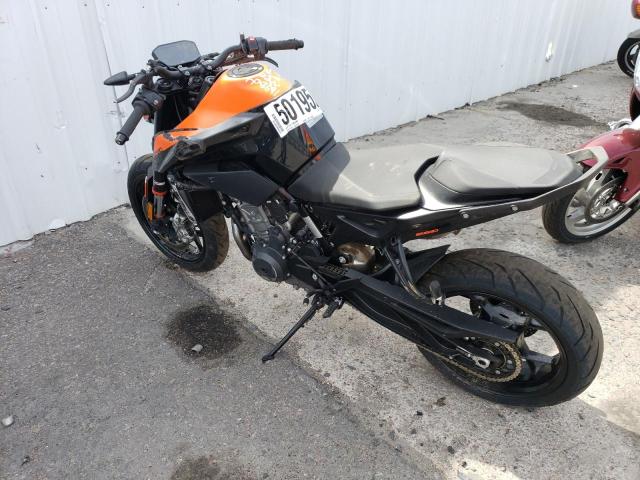 VBKTU9406NM834000 - 2022 KTM 890 DUKE R TWO TONE photo 3