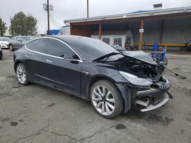 5YJ3E1EB3JF071355 - 2018 TESLA MODEL 3 Czarny zdjęcie 4