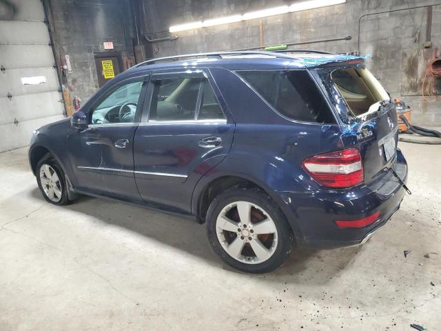 4JGBB8GB0BA654269 - 2011 MERCEDES-BENZ ML 350 4MATIC BLUE photo 2