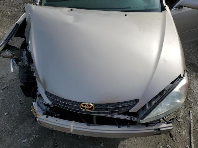 JTDBE32K440255640 - 2004 TOYOTA CAMRY LE GOLD photo 11