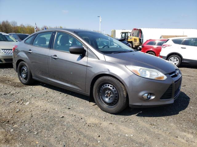 1FAHP3F29CL306566 - 2012 FORD FOCUS SE GRAY photo 4