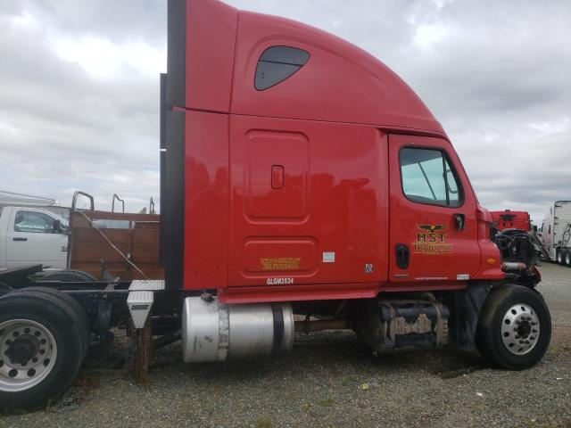 1FUJGLD51GLGM3534 - 2016 FREIGHTLINER CASCADIA 1 RED photo 4