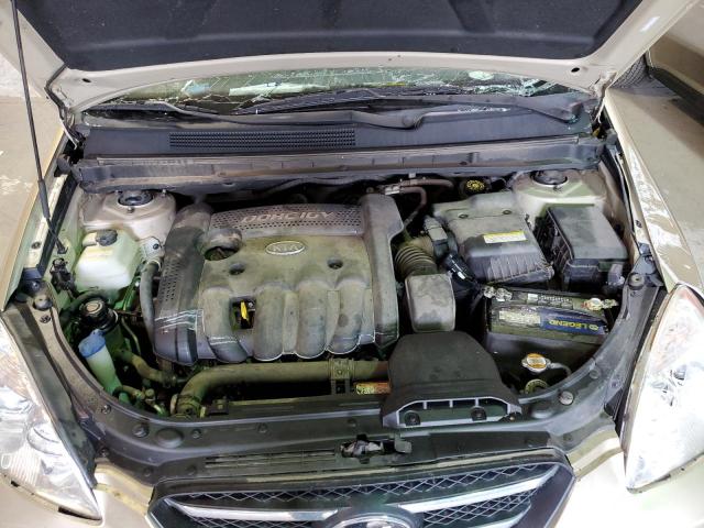 KNAFG525X77047076 - 2007 KIA RONDO BASE GOLD photo 11