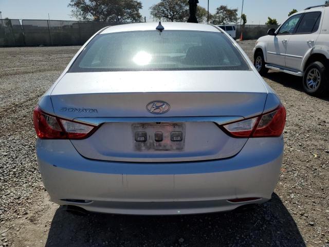 5NPEC4AC3CH375272 - 2012 HYUNDAI SONATA SE SILVER photo 6