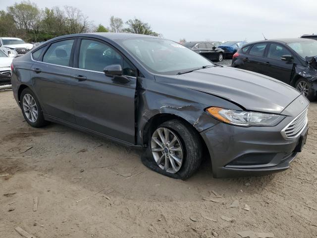 3FA6P0HD1HR365639 - 2017 FORD FUSION SE GRAY photo 4