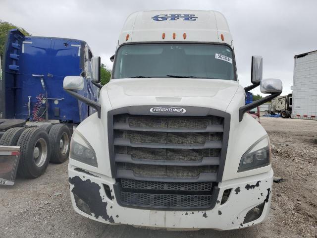 3AKJHHDR3JSJN8690 - 2018 FREIGHTLINER CASCADIA 1 WHITE photo 5