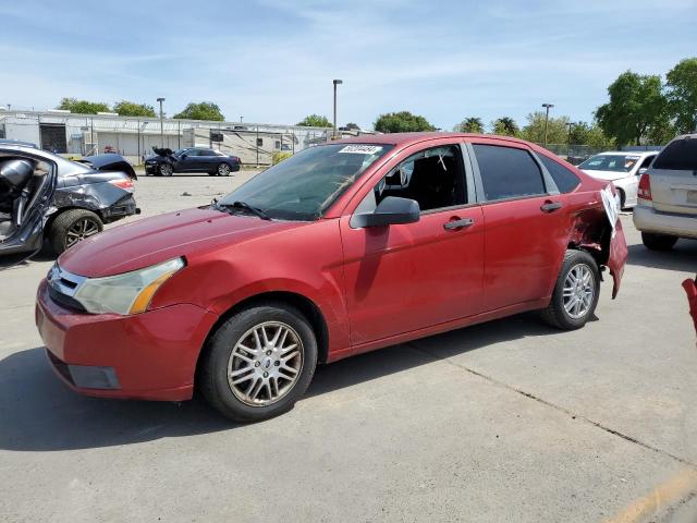 1FAHP35N09W196848 - 2009 FORD FOCUS SE RED photo 1