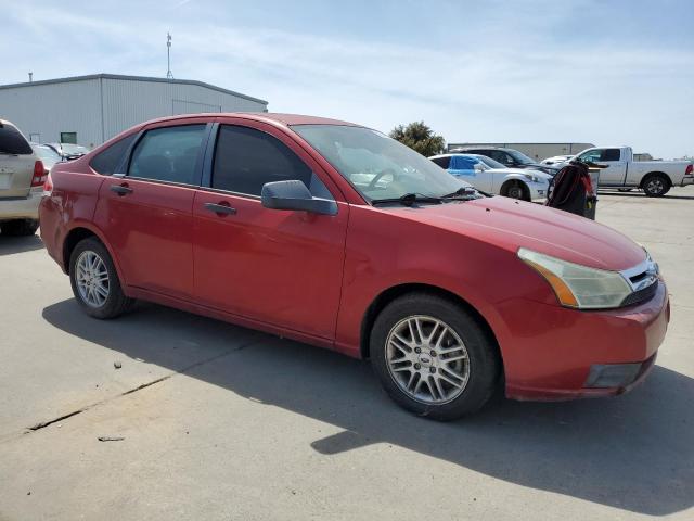 1FAHP35N09W196848 - 2009 FORD FOCUS SE RED photo 4