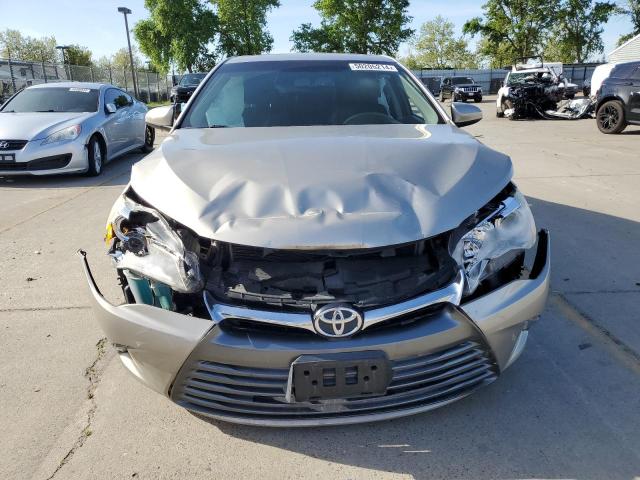 4T1BF1FKXHU701246 - 2017 TOYOTA CAMRY LE SILVER photo 5