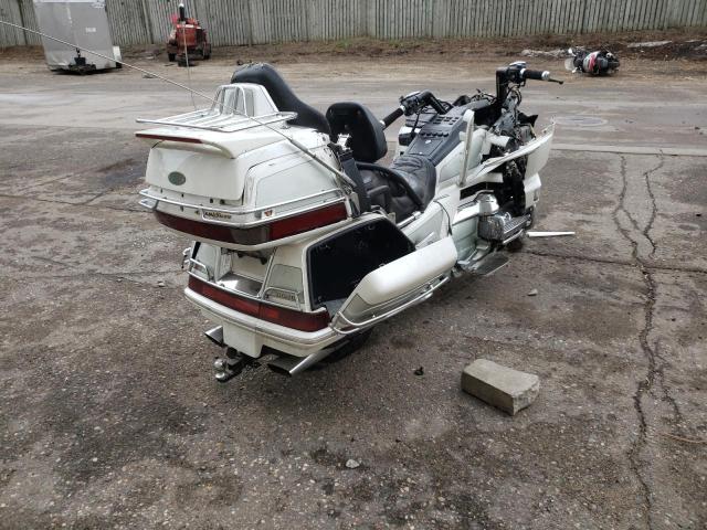 1HFSC2230YA201766 - 2000 HONDA GL1500 SE12 WHITE photo 4