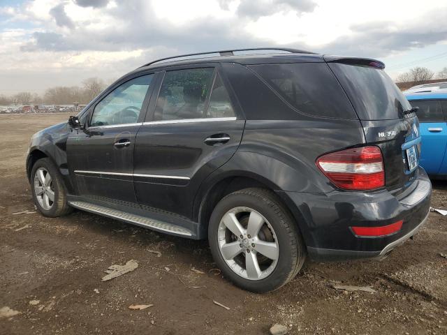 4JGBB8GB1BA692660 - 2011 MERCEDES-BENZ ML 350 4MATIC BLACK photo 2