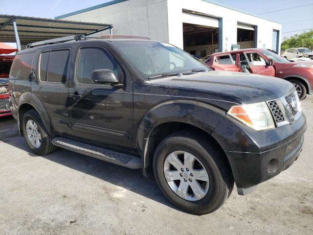 5N1AR18U95C770304 - 2005 NISSAN PATHFINDER LE 黑色 照片 4