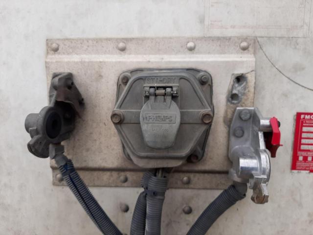 1UYVS25374P187105 - 2004 UTILITY TRAILER თეთრი ფოტო 9