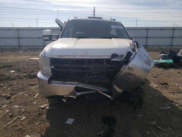 1GC4C0C87BF225655 - 2011 CHEVROLET SILVERADO C3500 LT WHITE photo 5