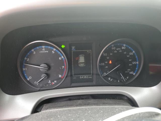 2T3ZFREV9JW488943 - 2018 TOYOTA RAV4 LE 栗色 照片 9