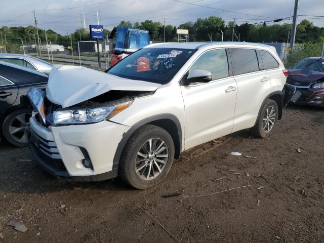 5TDJZRFH1HS456013 - 2017 TOYOTA HIGHLANDER SE WHITE photo 1