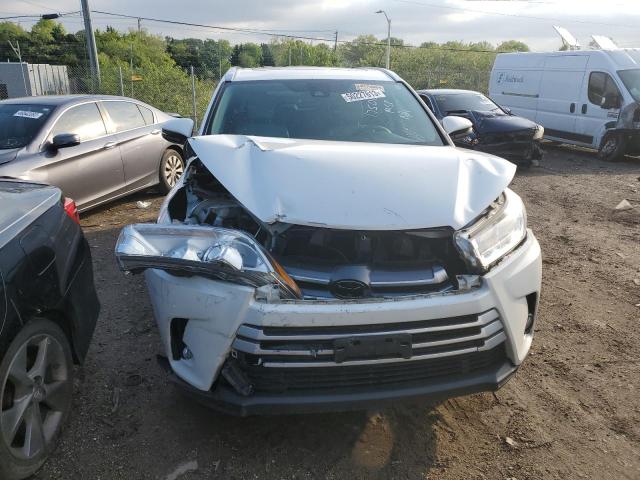 5TDJZRFH1HS456013 - 2017 TOYOTA HIGHLANDER SE WHITE photo 5