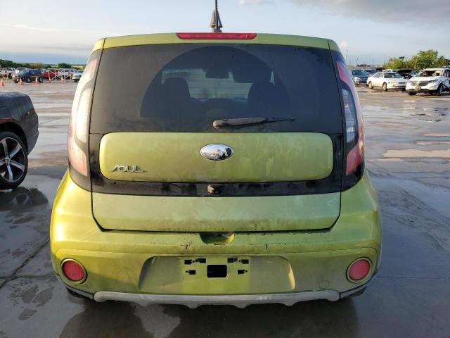 KNDJP3A55K7915786 - 2019 KIA SOUL + GREEN photo 6