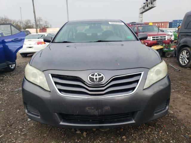 4T4BF3EK1BR090730 - 2011 TOYOTA CAMRY BASE GRAY photo 5