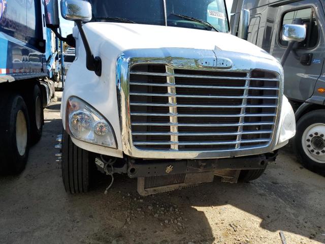 1FUJGLDR8CSBK1129 - 2012 FREIGHTLINER CASCADIA 1 WHITE photo 9