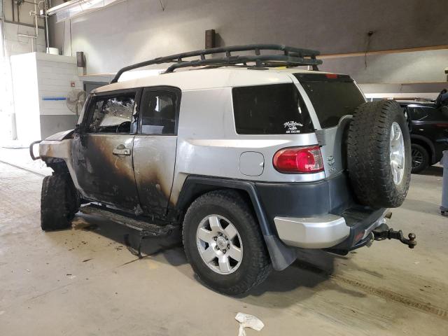 JTEBU11F470041534 - 2007 TOYOTA FJ CRUISER SILVER photo 2