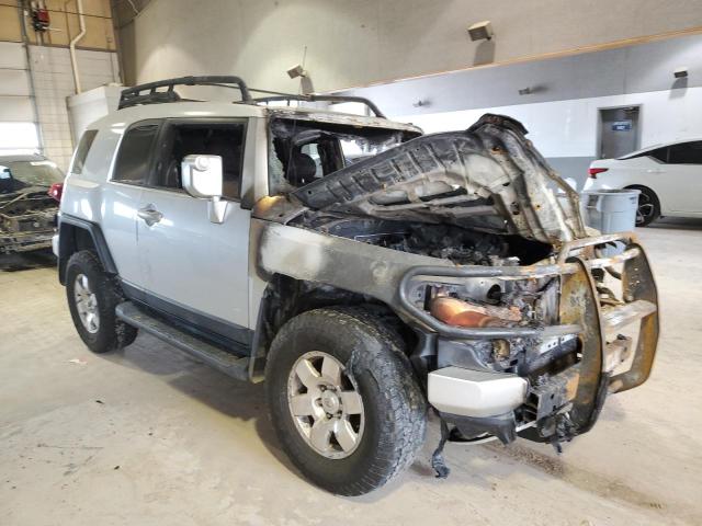 JTEBU11F470041534 - 2007 TOYOTA FJ CRUISER SILVER photo 4