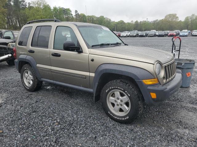 1J4GL48K07W515875 - 2007 JEEP LIBERTY SPORT GOLD photo 4