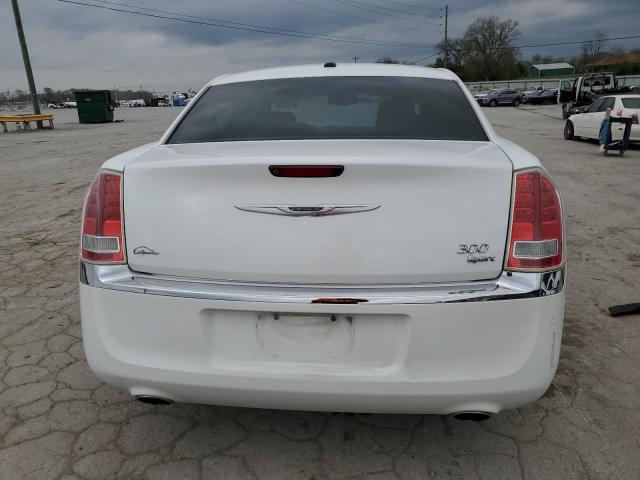 2C3CCAAG2DH714174 - 2013 CHRYSLER 300 WHITE photo 6