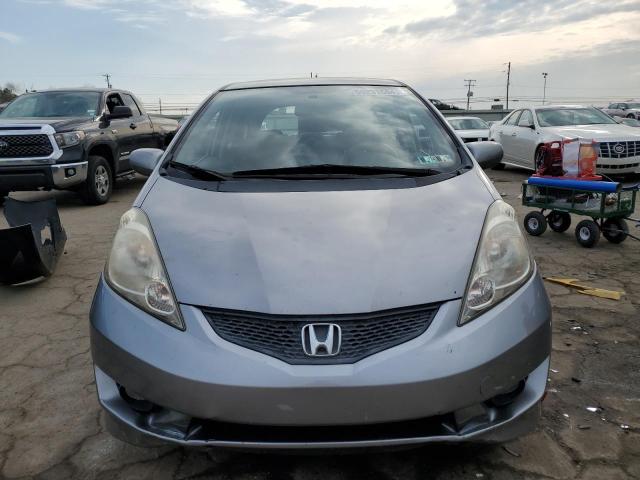 JHMGE88489S016890 - 2009 HONDA FIT SPORT SILVER photo 5