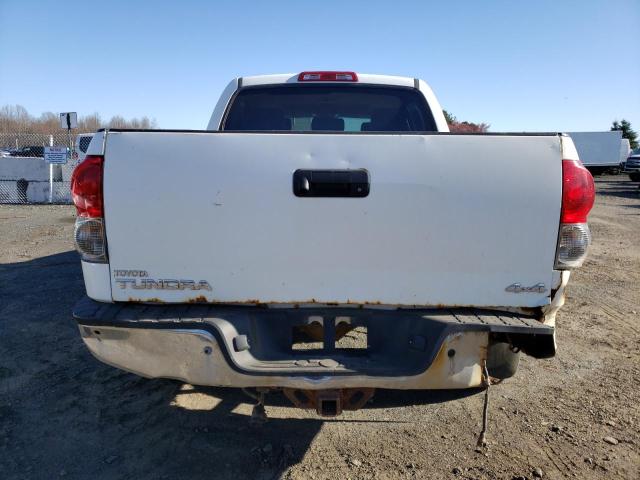 5TBDV58118S509075 - 2008 TOYOTA TUNDRA CREWMAX LIMITED WHITE photo 6