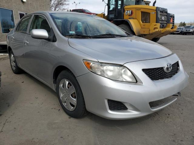 1NXBU4EE4AZ386436 - 2010 TOYOTA COROLLA BASE ვერცხლისფერი ფოტო 4