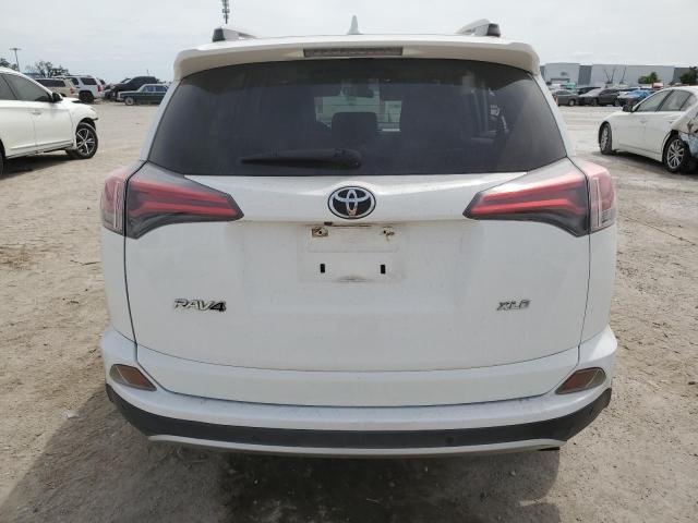 JTMWFREV5GJ074066 - 2016 TOYOTA RAV4 XLE WHITE photo 6