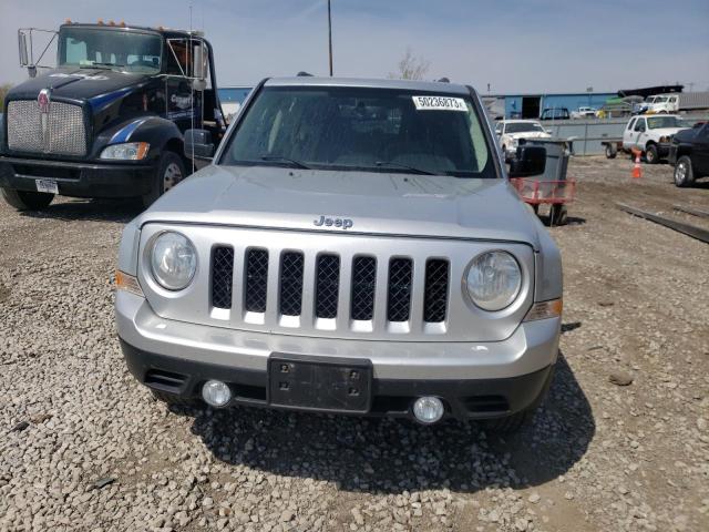 1C4NJRFB5DD180882 - 2013 JEEP PATRIOT LATITUDE SILVER photo 5