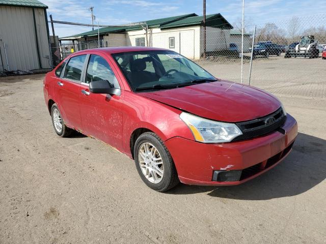 1FAHP3FN7AW141123 - 2010 FORD FOCUS SE RED photo 4