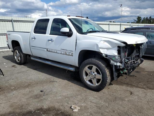 1GT125EG7CF138217 - 2012 GMC SIERRA K2500 DENALI WHITE photo 4