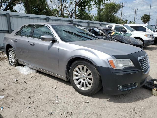 2C3CCAAG2DH743092 - 2013 CHRYSLER 300 SILVER photo 4