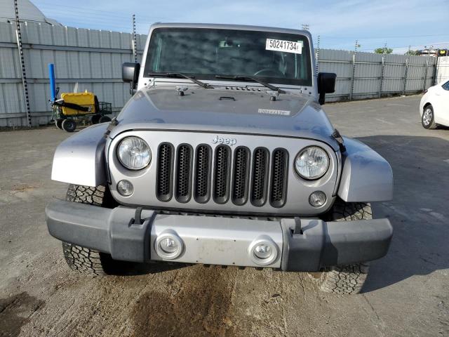 1C4GJWBG5FL743172 - 2015 JEEP WRANGLER SAHARA GRAY photo 5