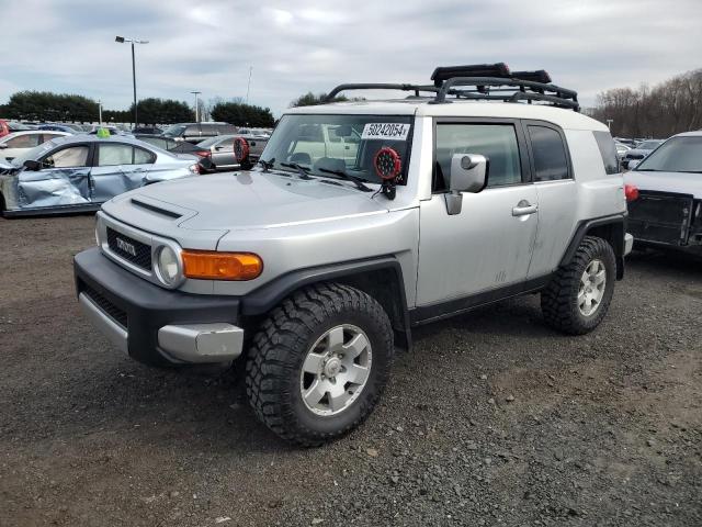 JTEBU11F670004386 - 2007 TOYOTA FJ CRUISER SILVER photo 1