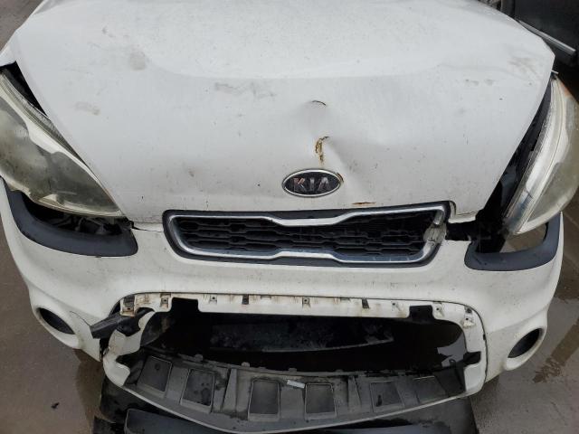 KNDJT2A63C7420096 - 2012 KIA SOUL + WHITE photo 11