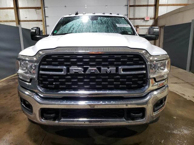 3C63RRHL7PG546071 - 2023 RAM 3500 BIG HORN WHITE photo 5