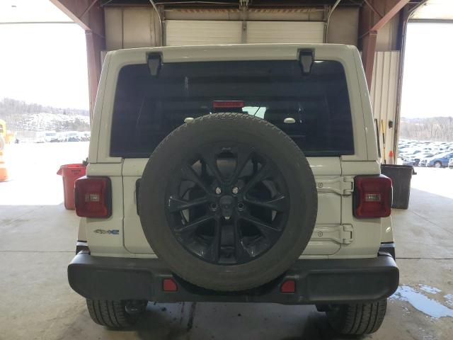 1C4JJXP61MW682734 - 2021 JEEP WRANGLER U SAHARA 4XE WHITE photo 6